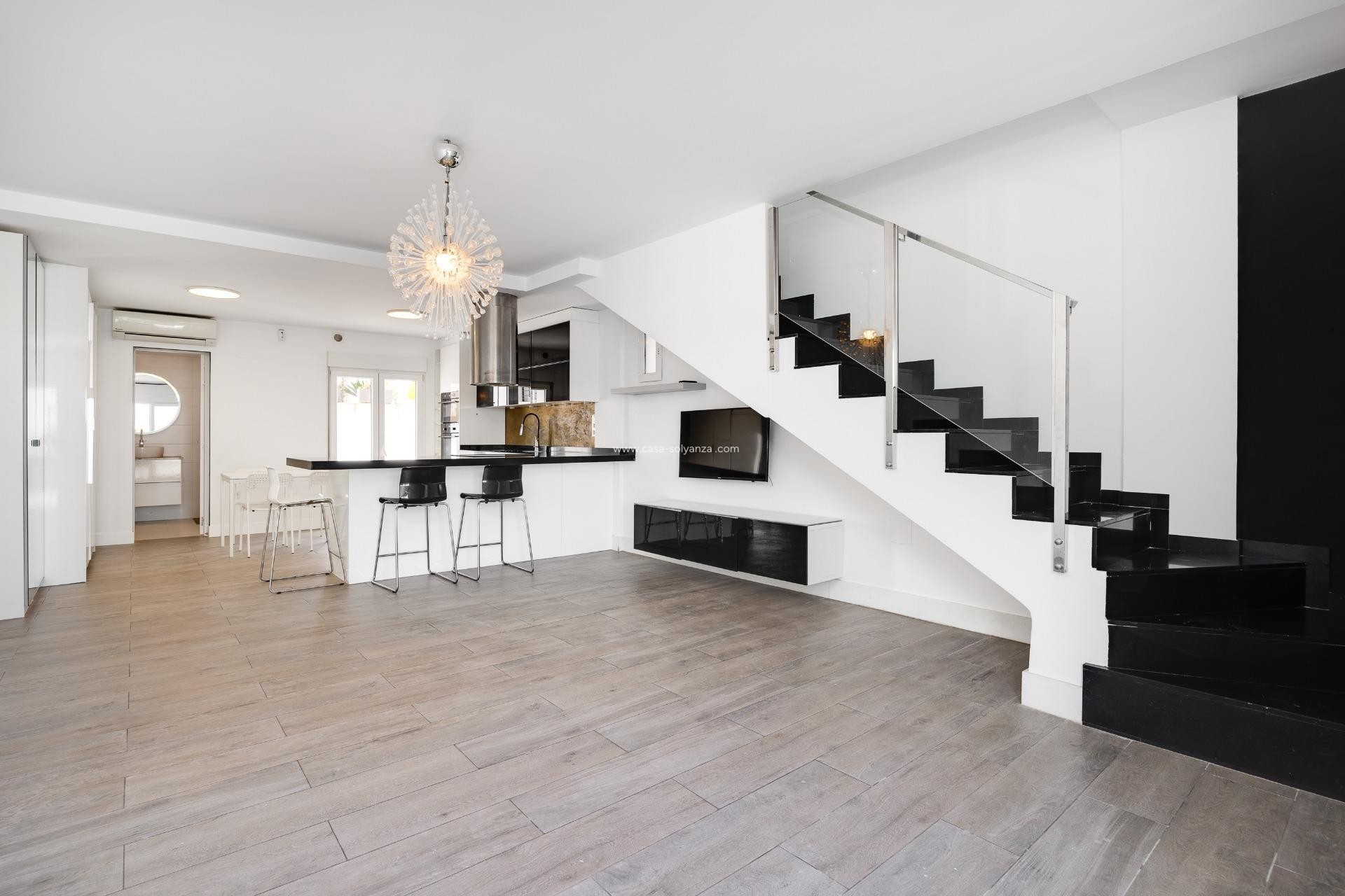 Reventa - Villa - Torrevieja - Aguas nuevas