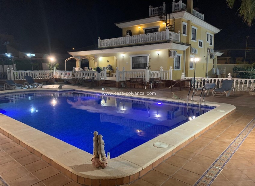 Reventa - Villa - Torrevieja - Los Balcones