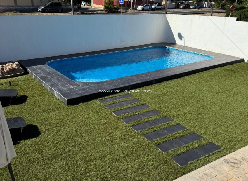 Reventa - Villa - Torrevieja - Los Balcones