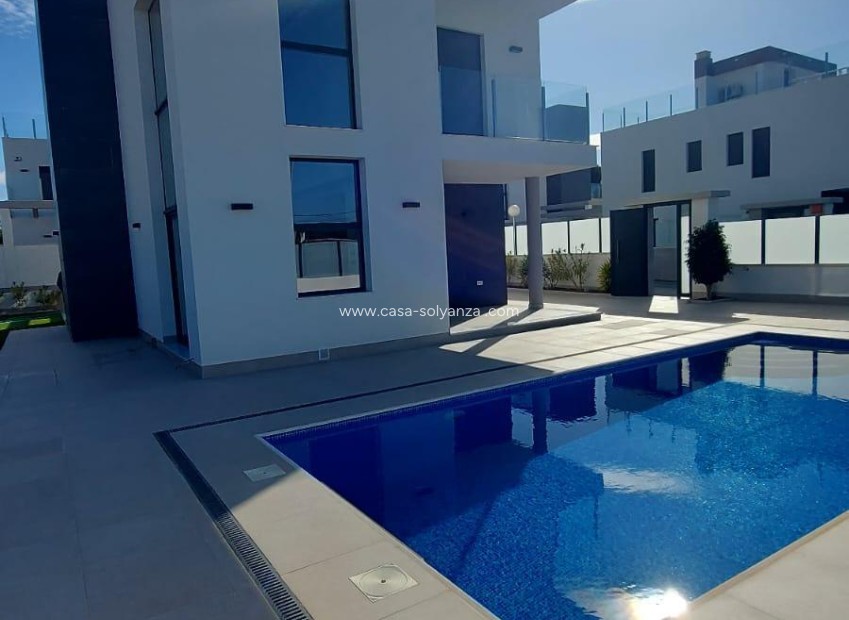 Reventa - Villa - Torrevieja - Los Balcones