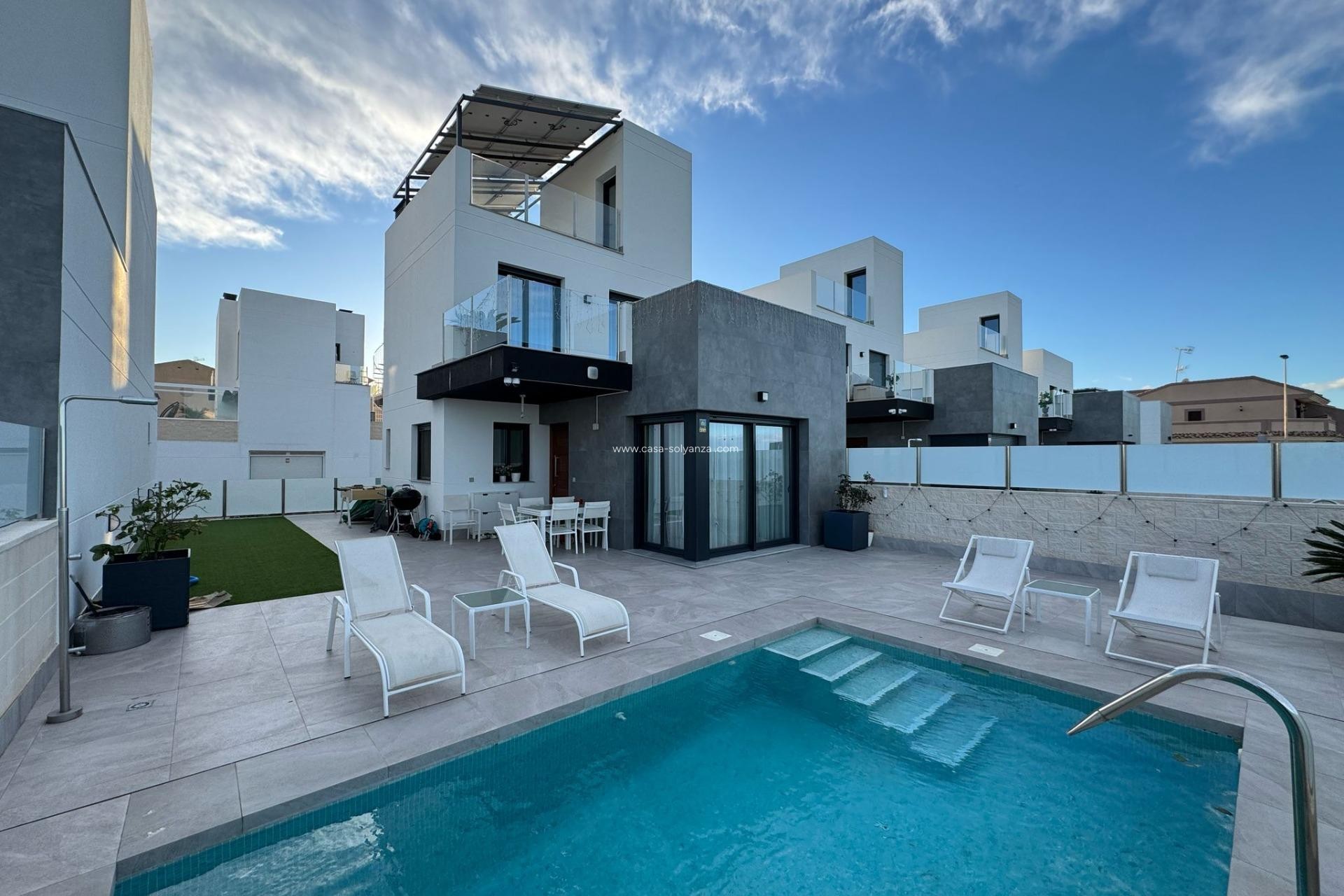 Reventa - Villa - Torrevieja - Los Balcones