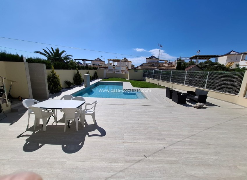 Reventa - Villa - Torrevieja - Los Balcones