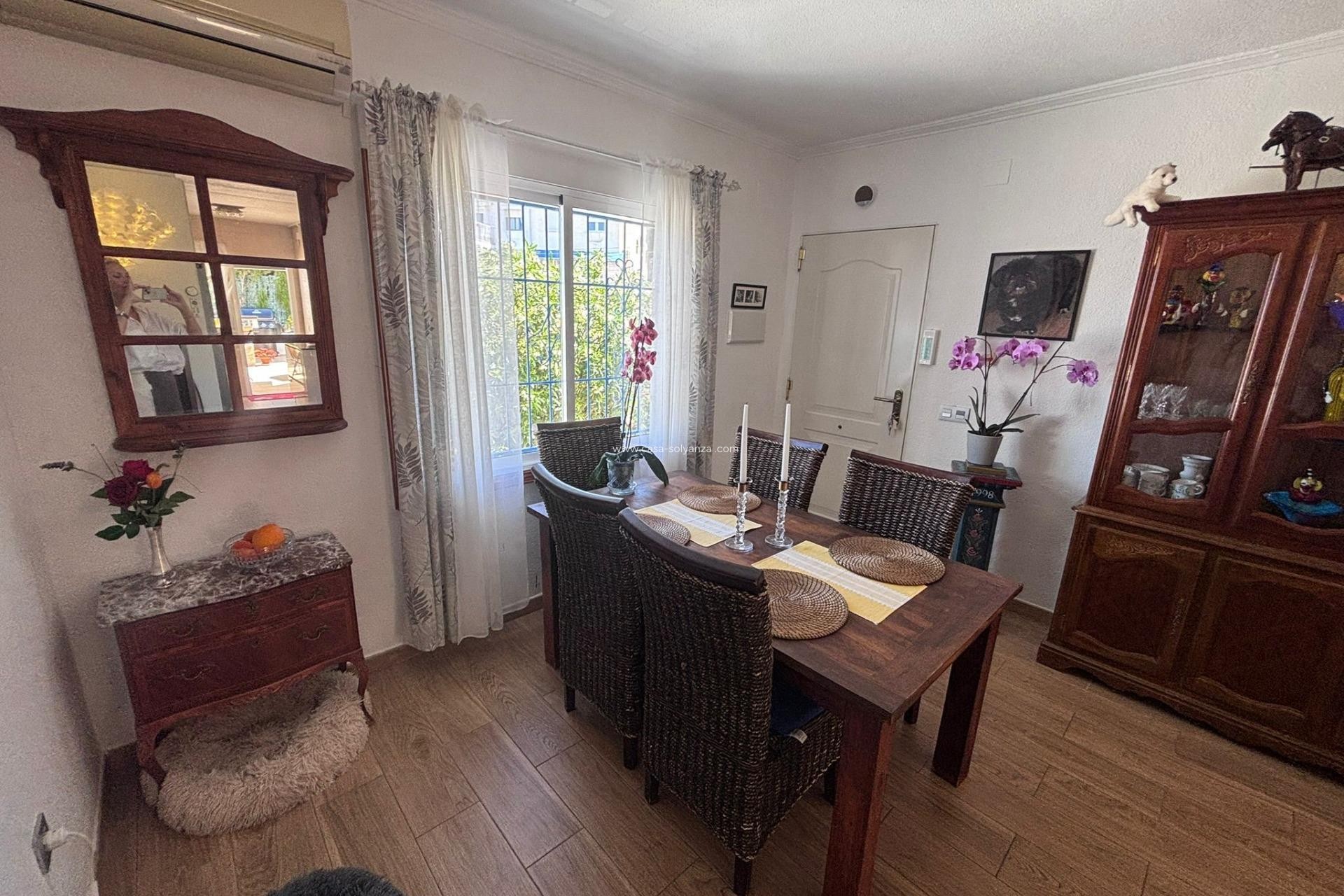 Reventa - Villa - Torrevieja - Los Balcones