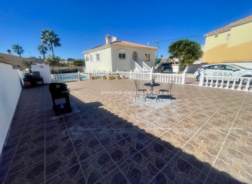 Reventa - Villa - Urb. La Marina - Inland