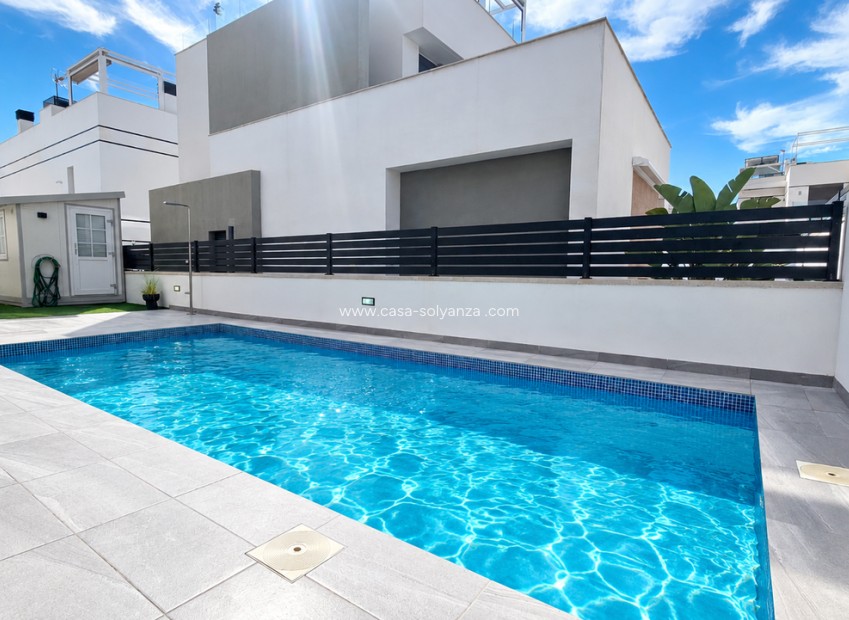 Reventa - Villa - Villamartin - Villamartín
