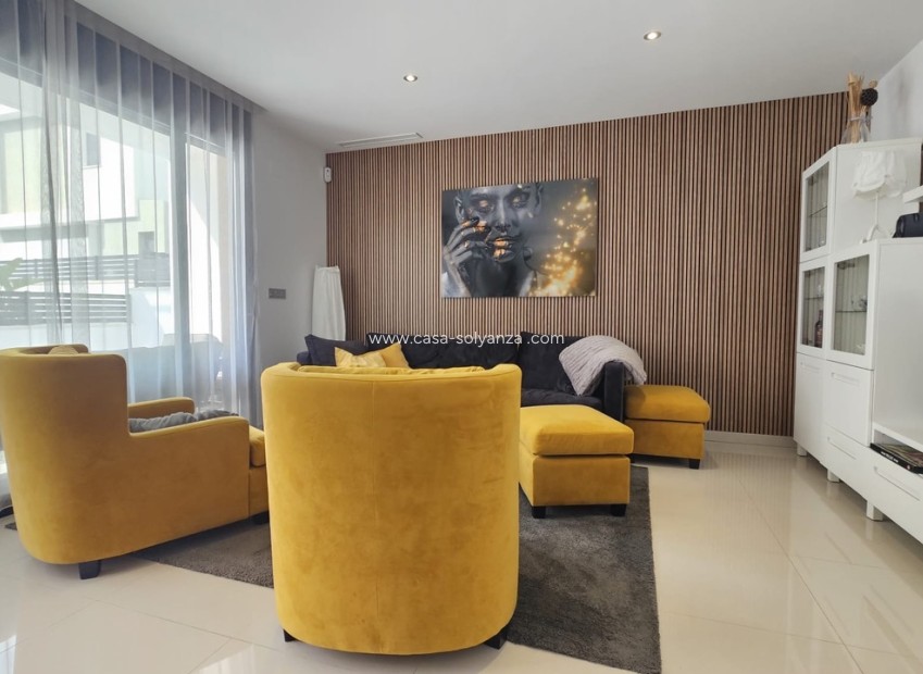 Reventa - Villa - Villamartin - Villamartín