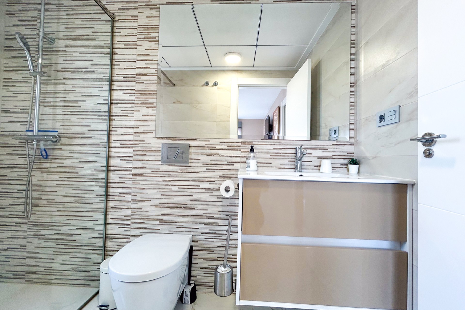 Reventa - Villa - Villamartin - Villamartín