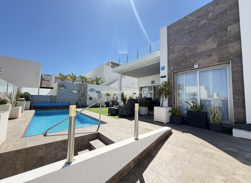 Reventa - Villa - Villamartin - Villamartín