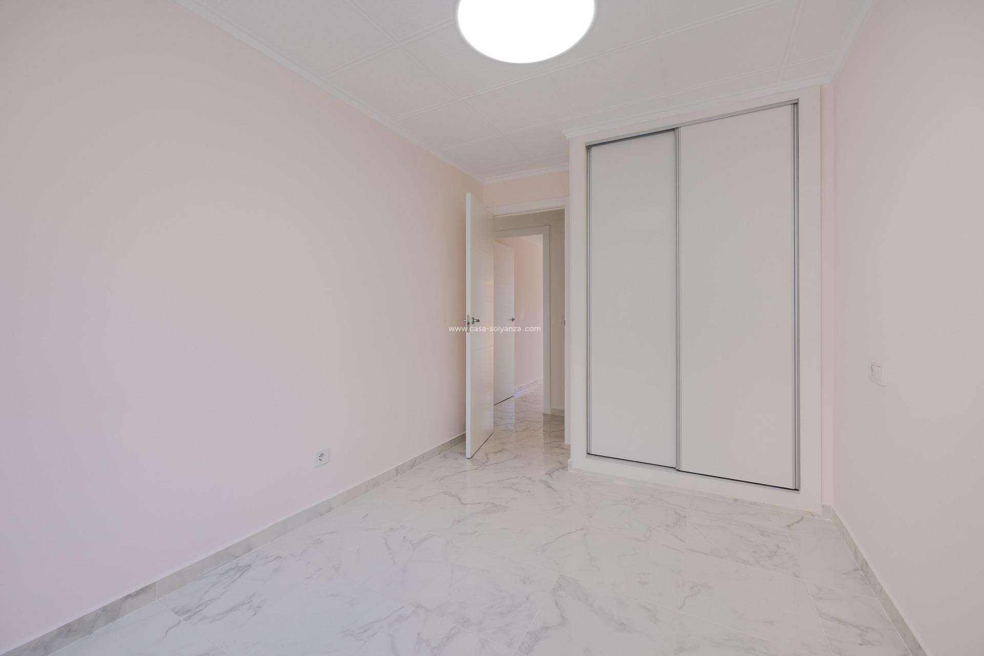 Revente - Appartement - Torrevieja - Acequion