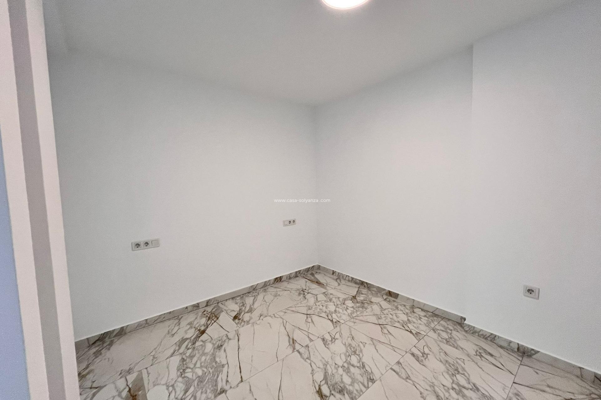 Revente - Appartement - Torrevieja - Center