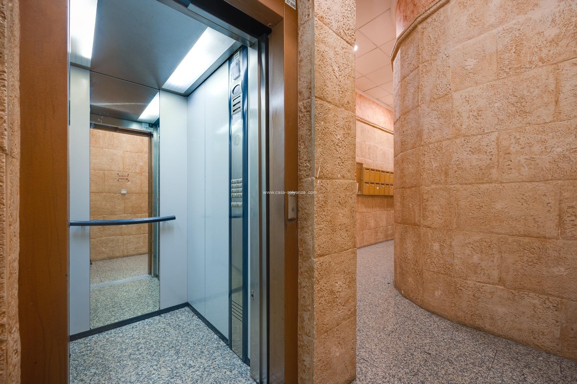 Revente - Appartement - Torrevieja - Center