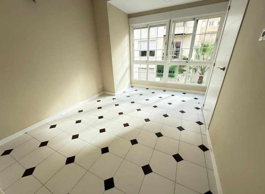 Revente - Appartement - Torrevieja - Center