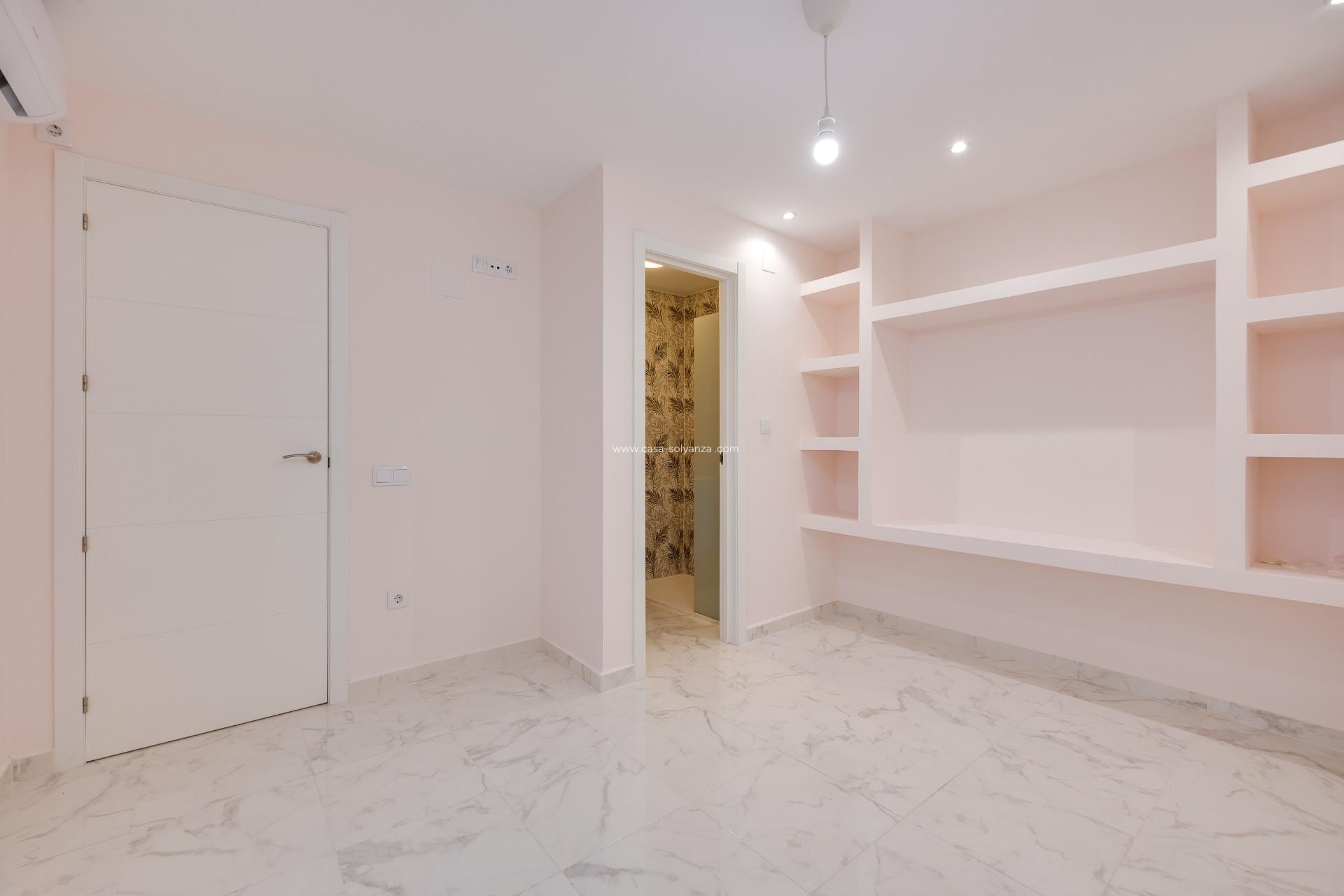 Revente - Appartement - Torrevieja - Center
