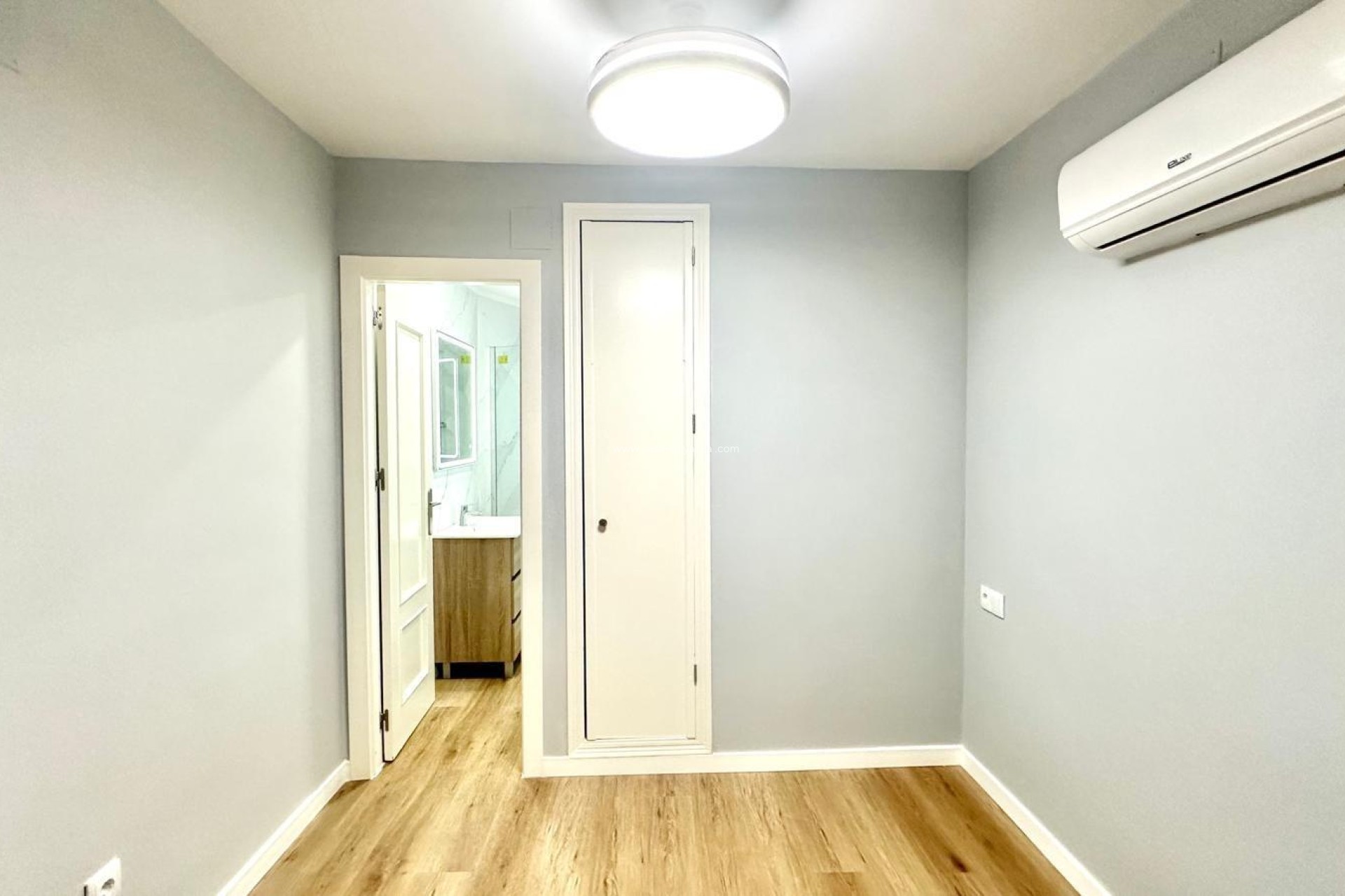 Revente - Appartement - Torrevieja - La Mata