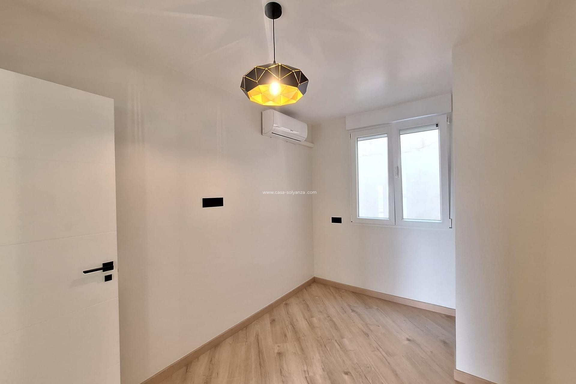 Revente - Appartement - Torrevieja - Playa de los Locos