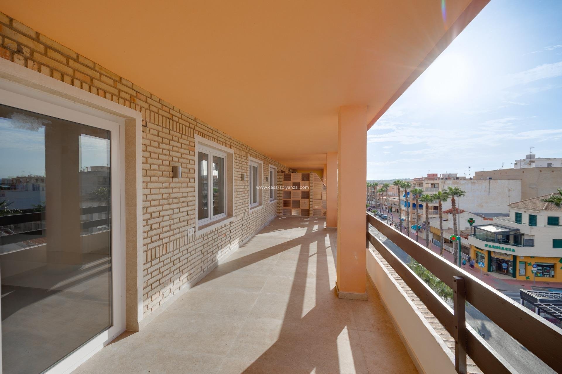 Revente - Appartement - Torrevieja - Playa De Los Naufragos