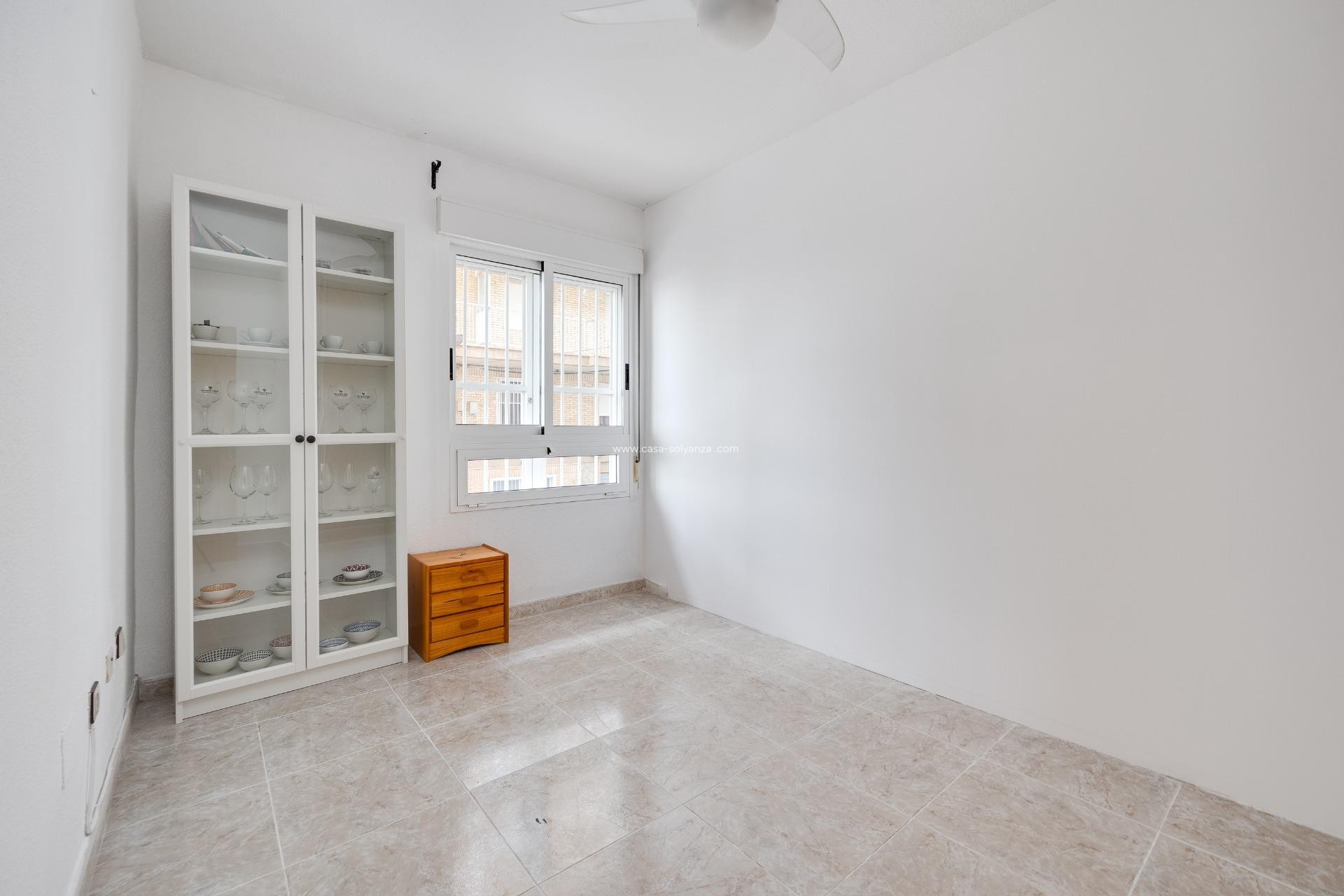 Revente - Appartement - Torrevieja - Playa De Los Naufragos