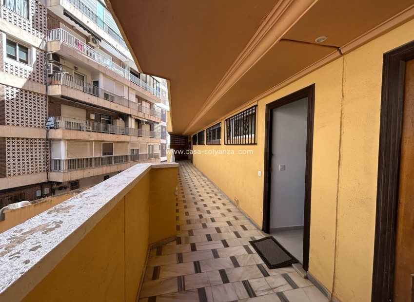 Revente - Appartement - Torrevieja - Torrevieja Centro