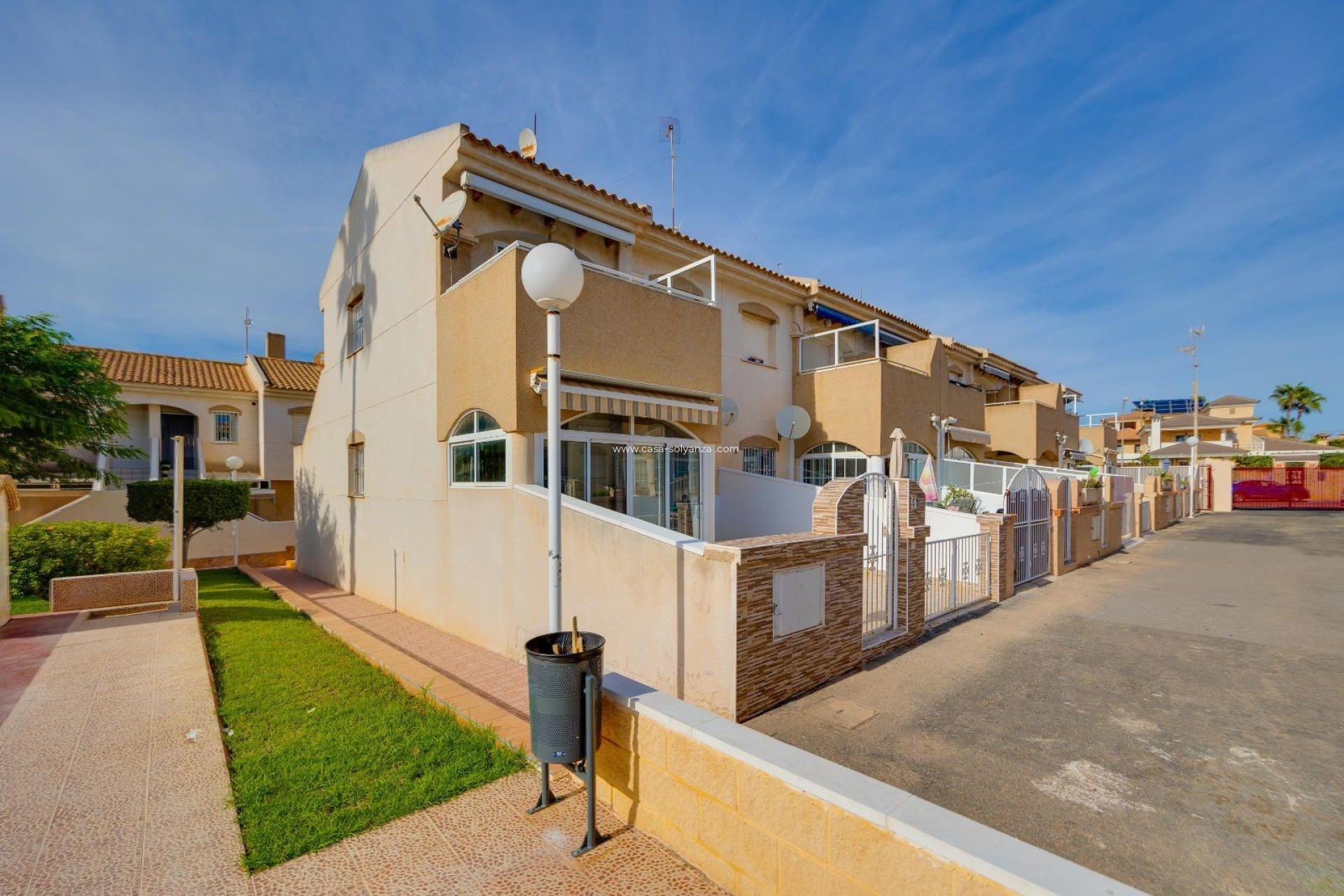 Revente - Bungalow - Torrevieja - Aguas nuevas
