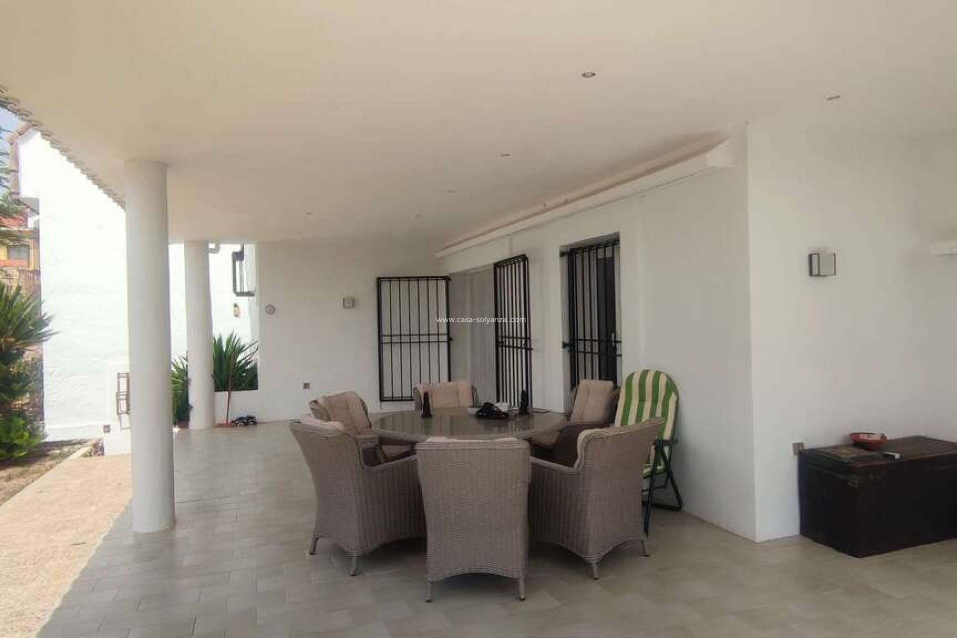 Revente - Commercial - Ayora - Inland