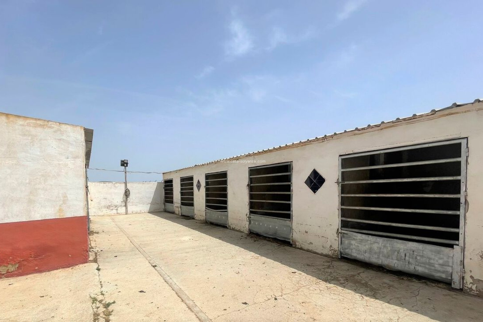 Revente - Commercial - Balsicas - Inland