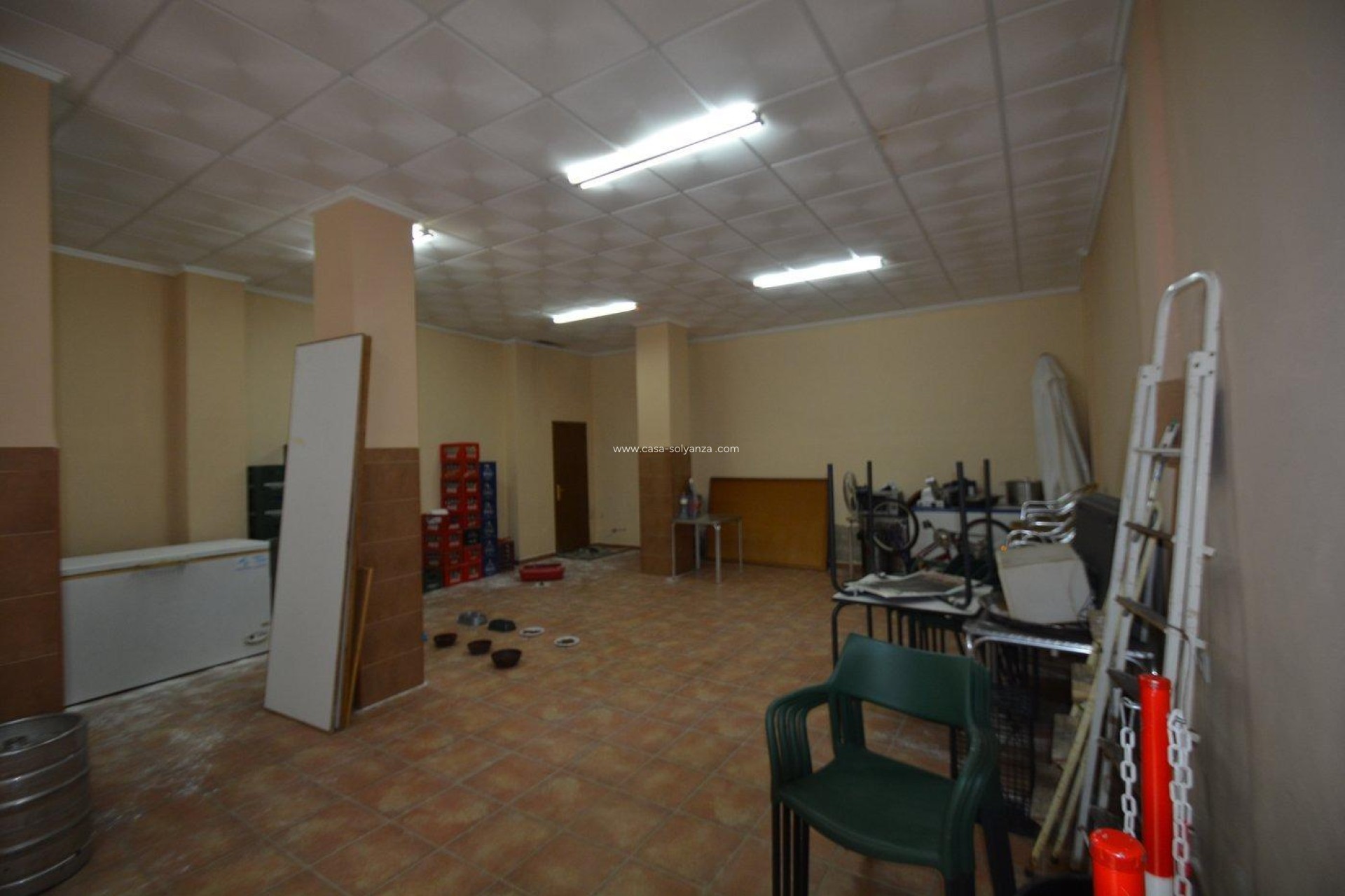 Revente - Commercial - Bigastro - Center