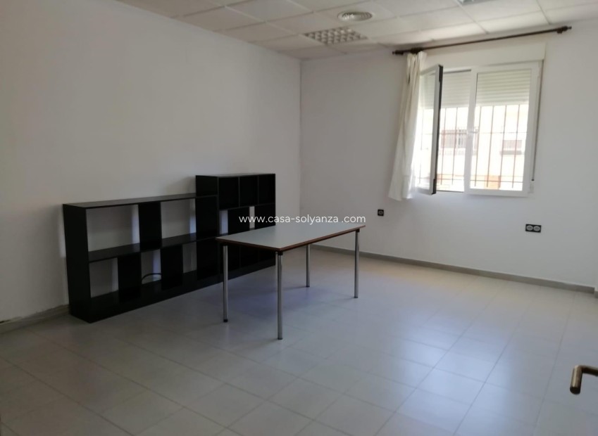 Revente - Commercial - Bigastro