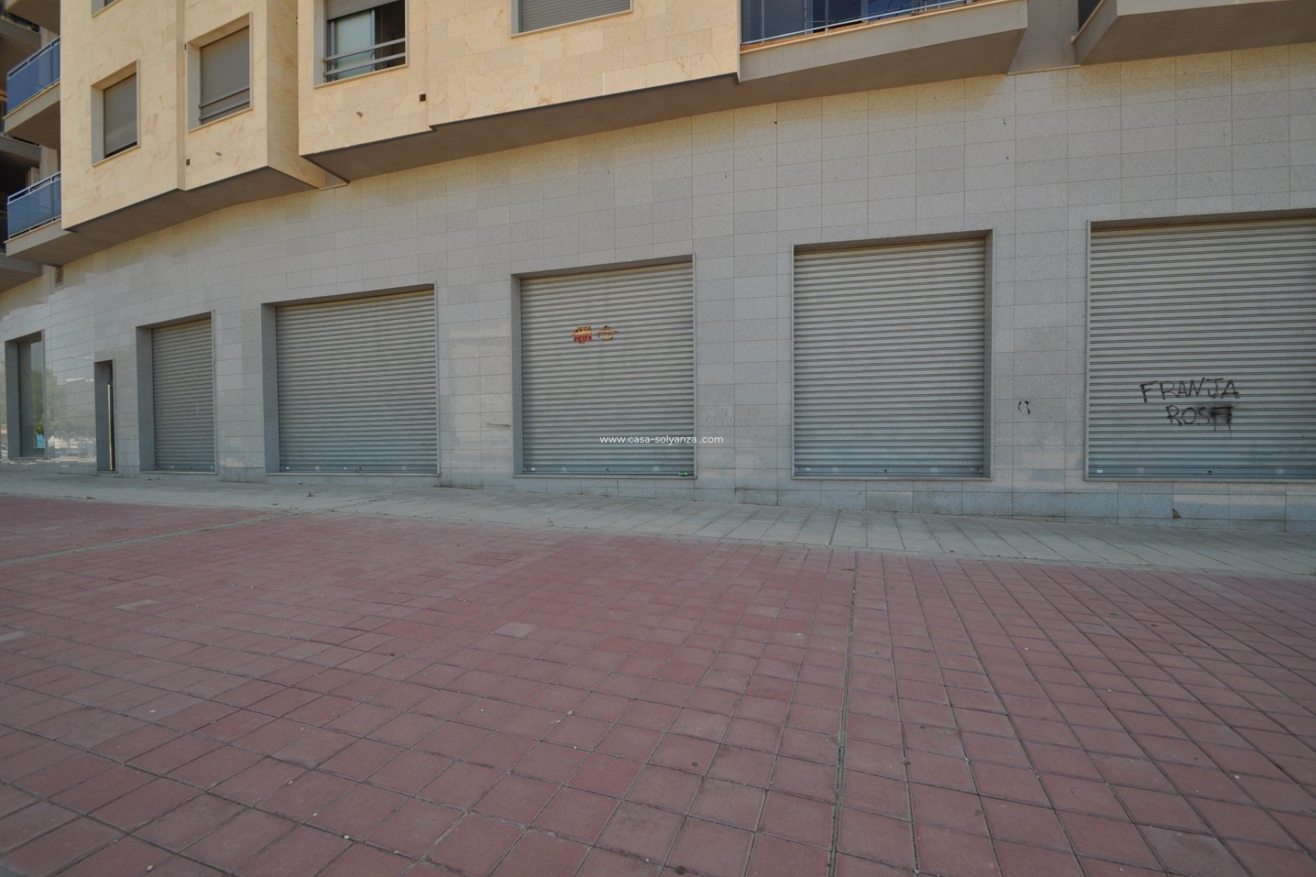 Revente - Commercial - Elda - Inland