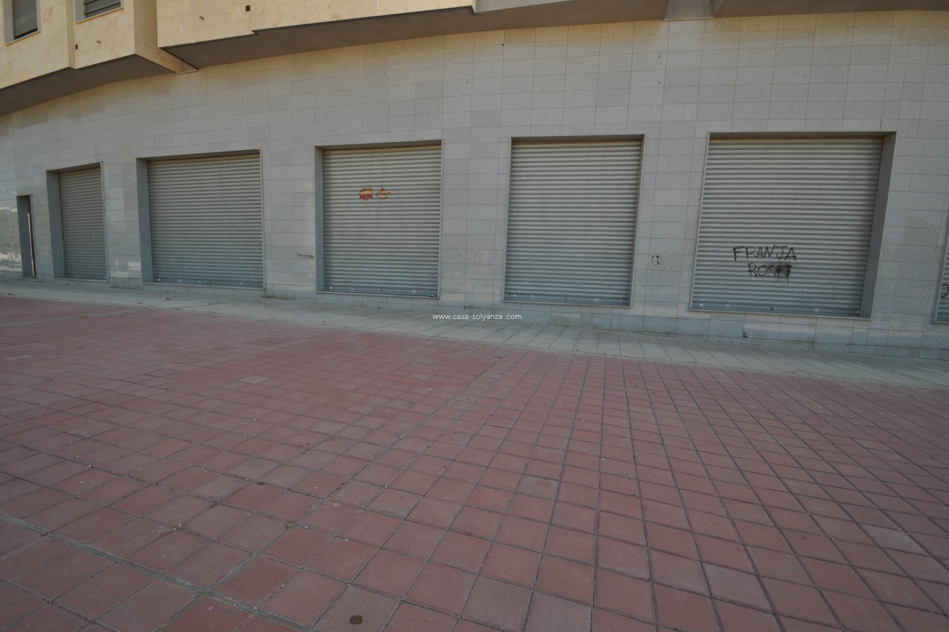 Revente - Commercial - Elda - Inland