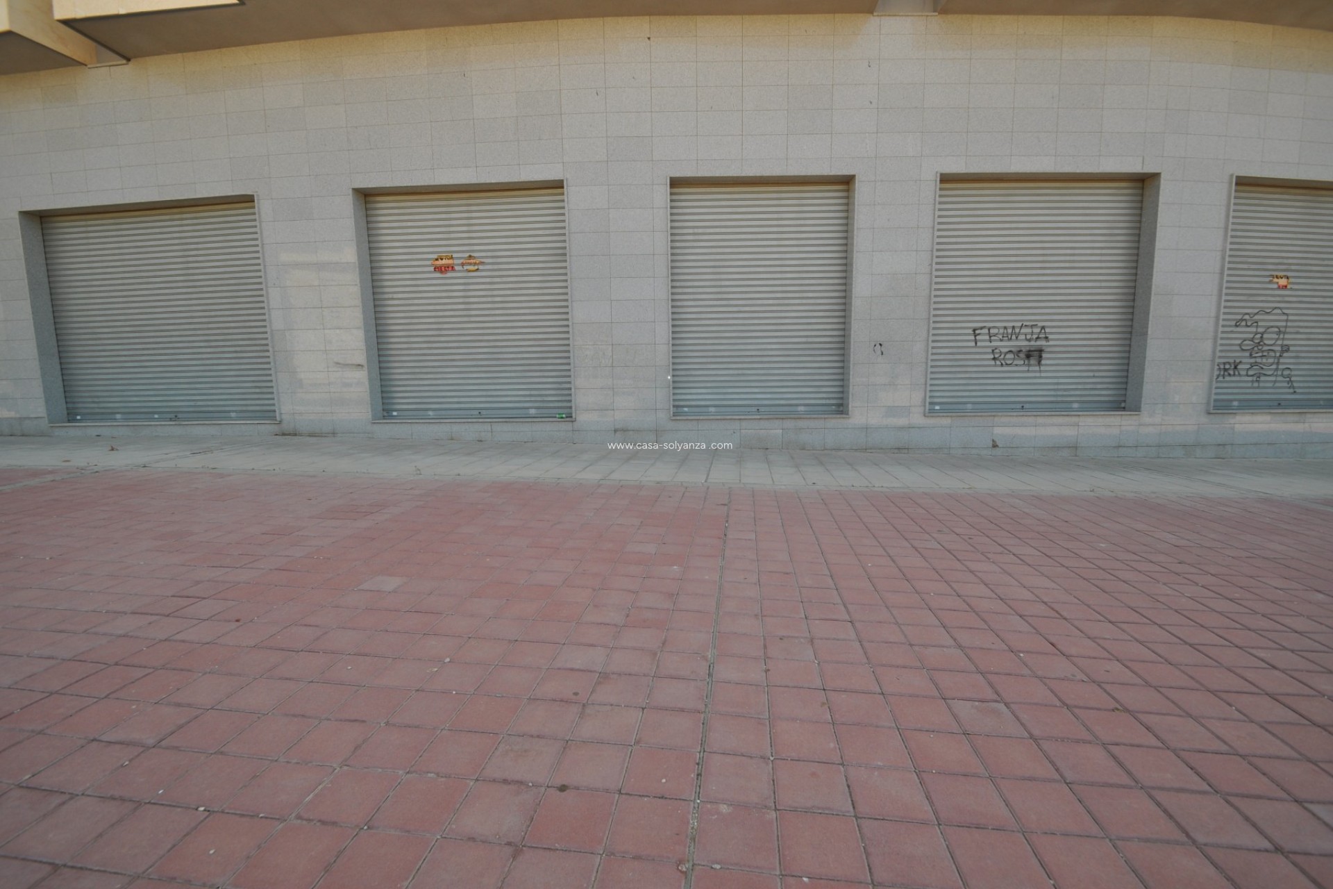 Revente - Commercial - Elda - Inland