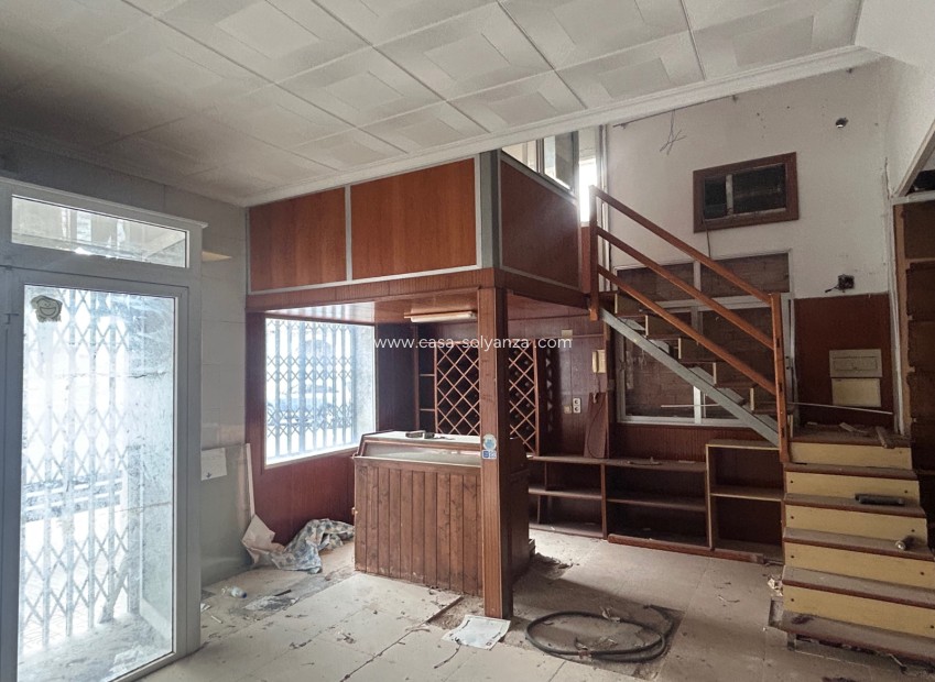 Revente - Commercial - Jacarilla - Inland