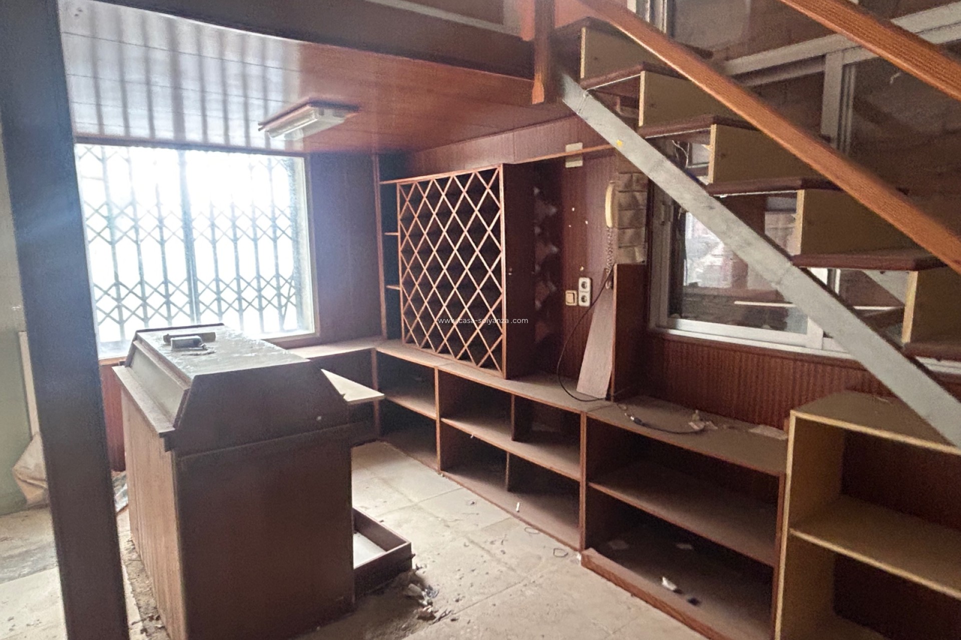 Revente - Commercial - Jacarilla - Inland