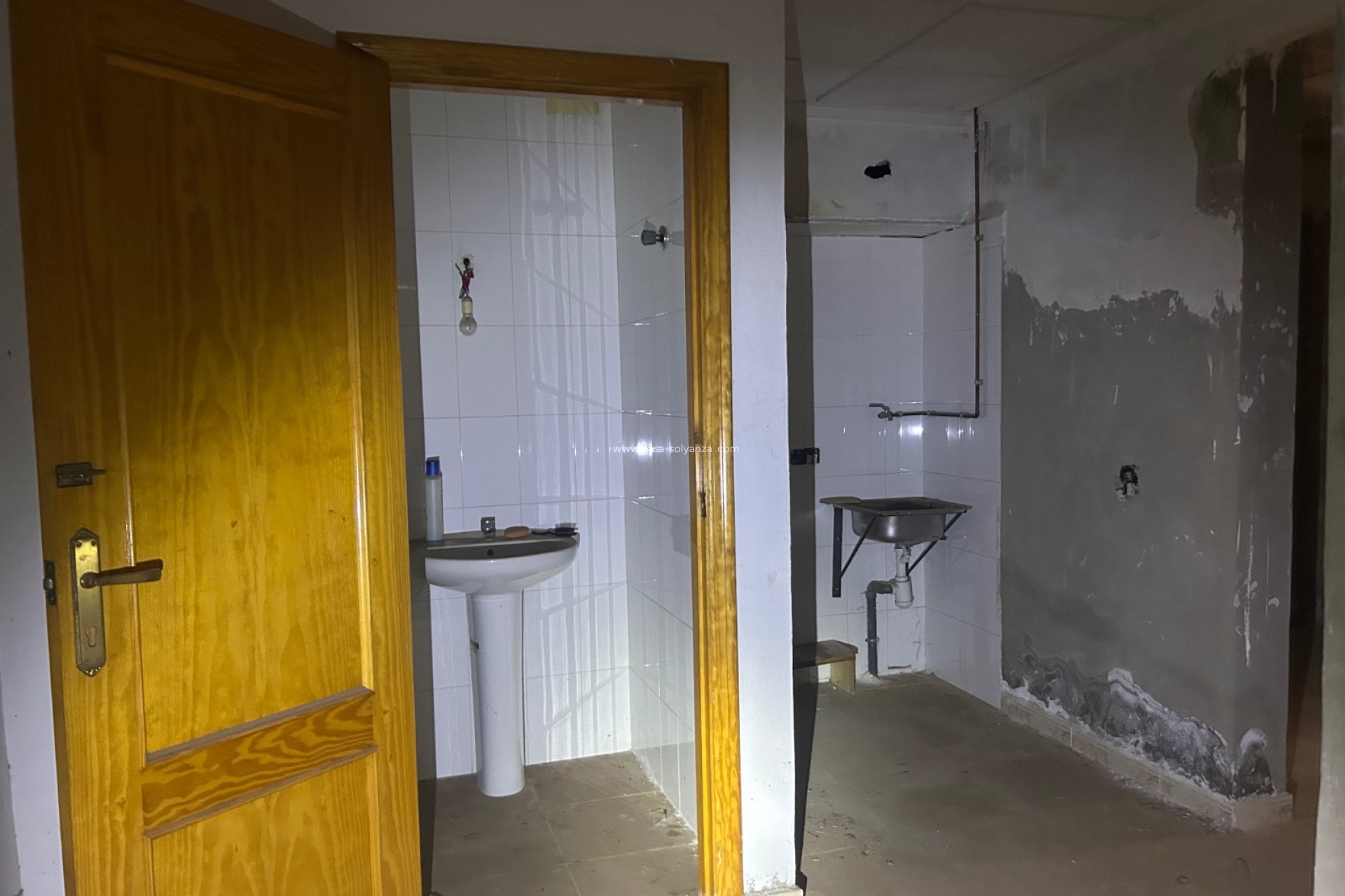 Revente - Commercial - Jacarilla - Inland