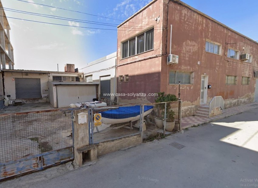 Revente - Commercial - Jacarilla