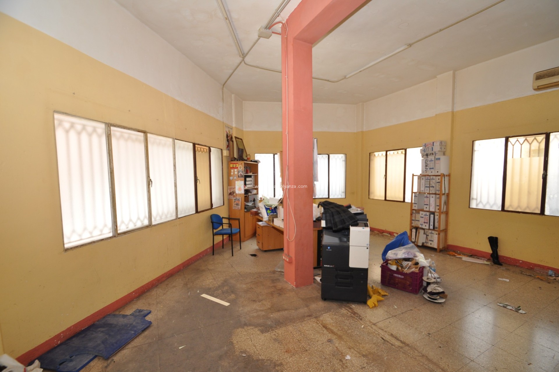 Revente - Commercial - Petrer - Inland