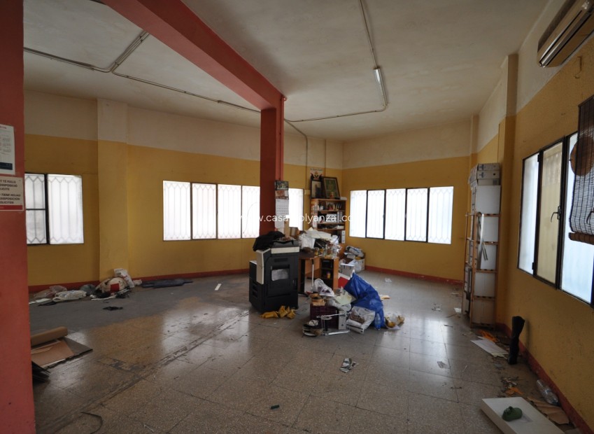 Revente - Commercial - Petrer - Inland