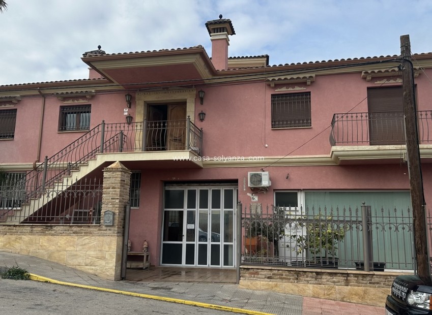 Revente - Commercial - San Miguel de Salinas - Inland