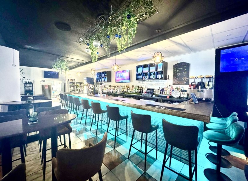 Revente - Commercial - San Miguel de Salinas - Inland