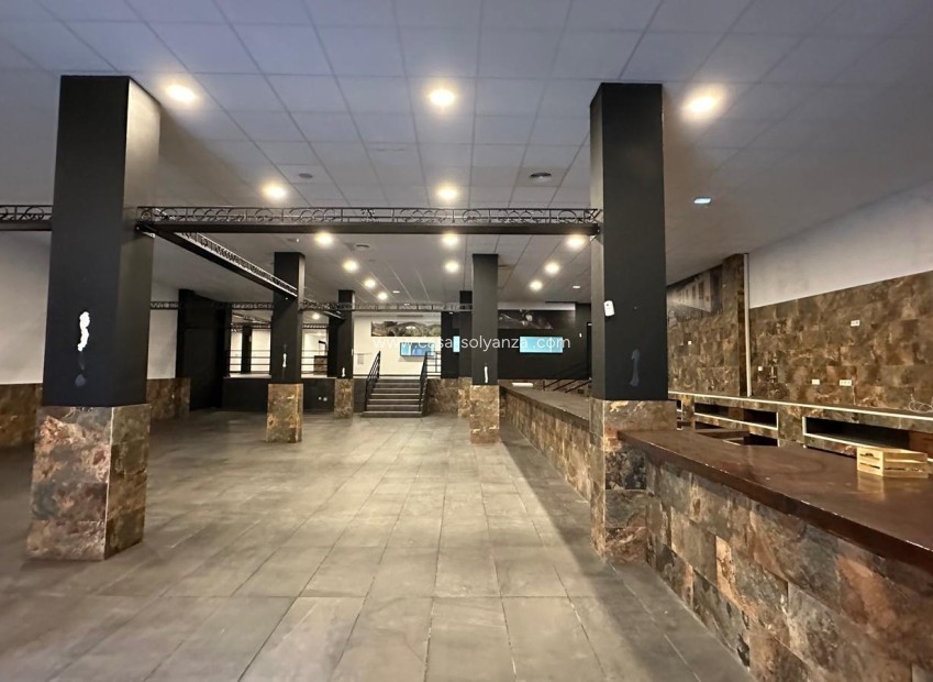 Revente - Commercial - Torrevieja - Paseo Maritimo