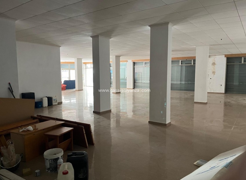 Revente - Commercial - Torrevieja - Playa de los Locos