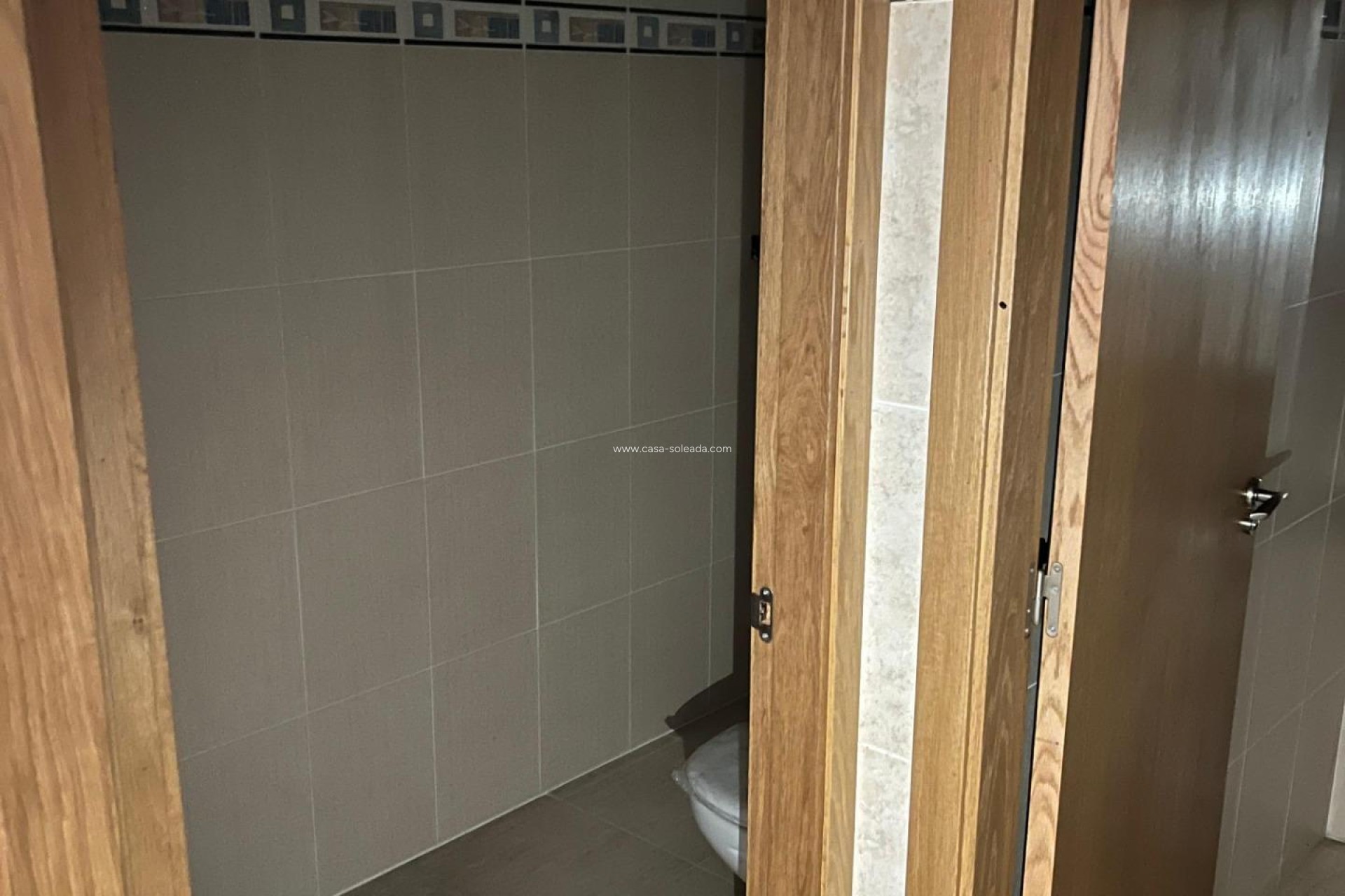 Revente - Commercial - Torrevieja - Playa de los Locos