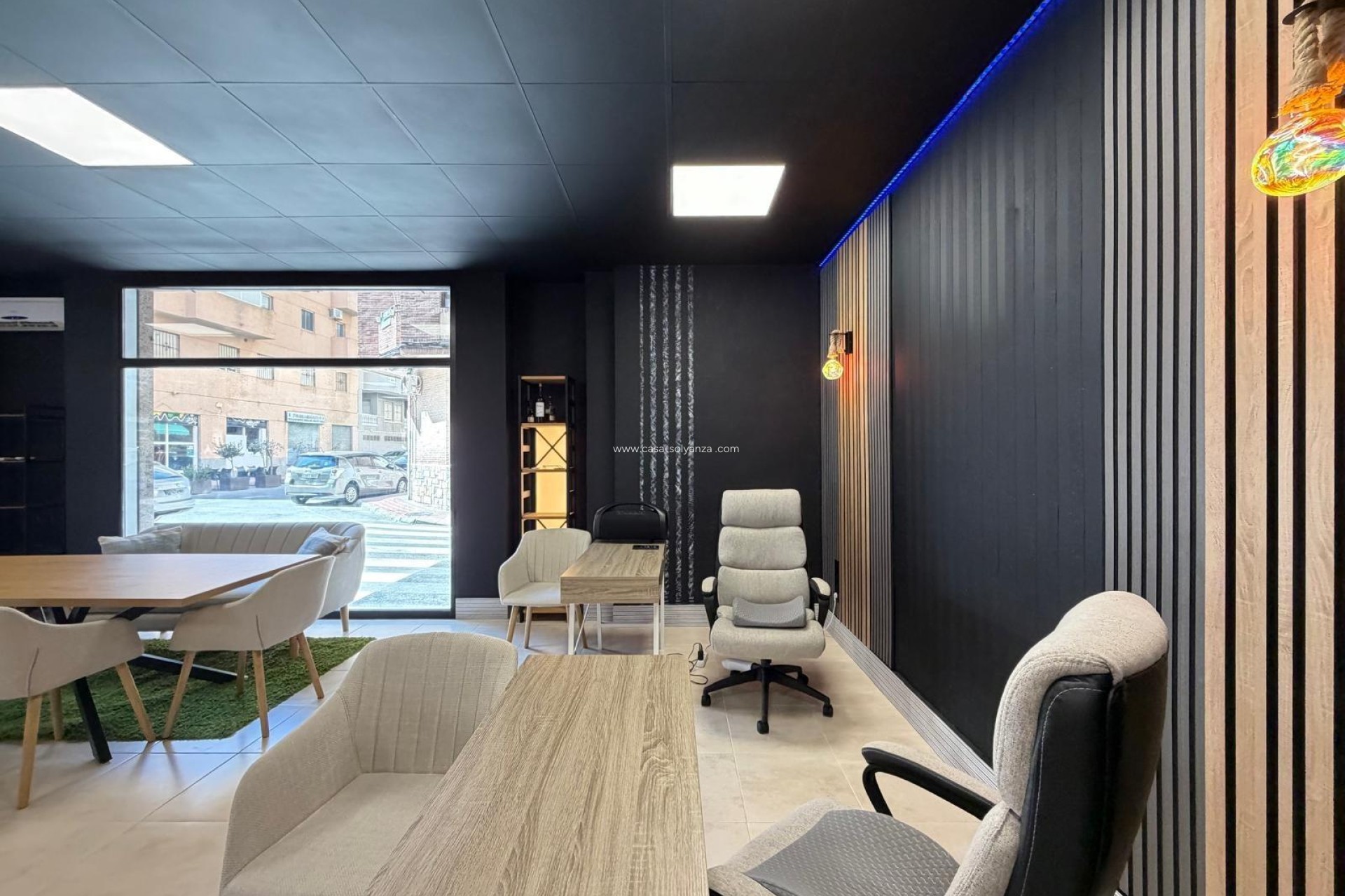 Revente - Commercial - Torrevieja - Playa de los Locos