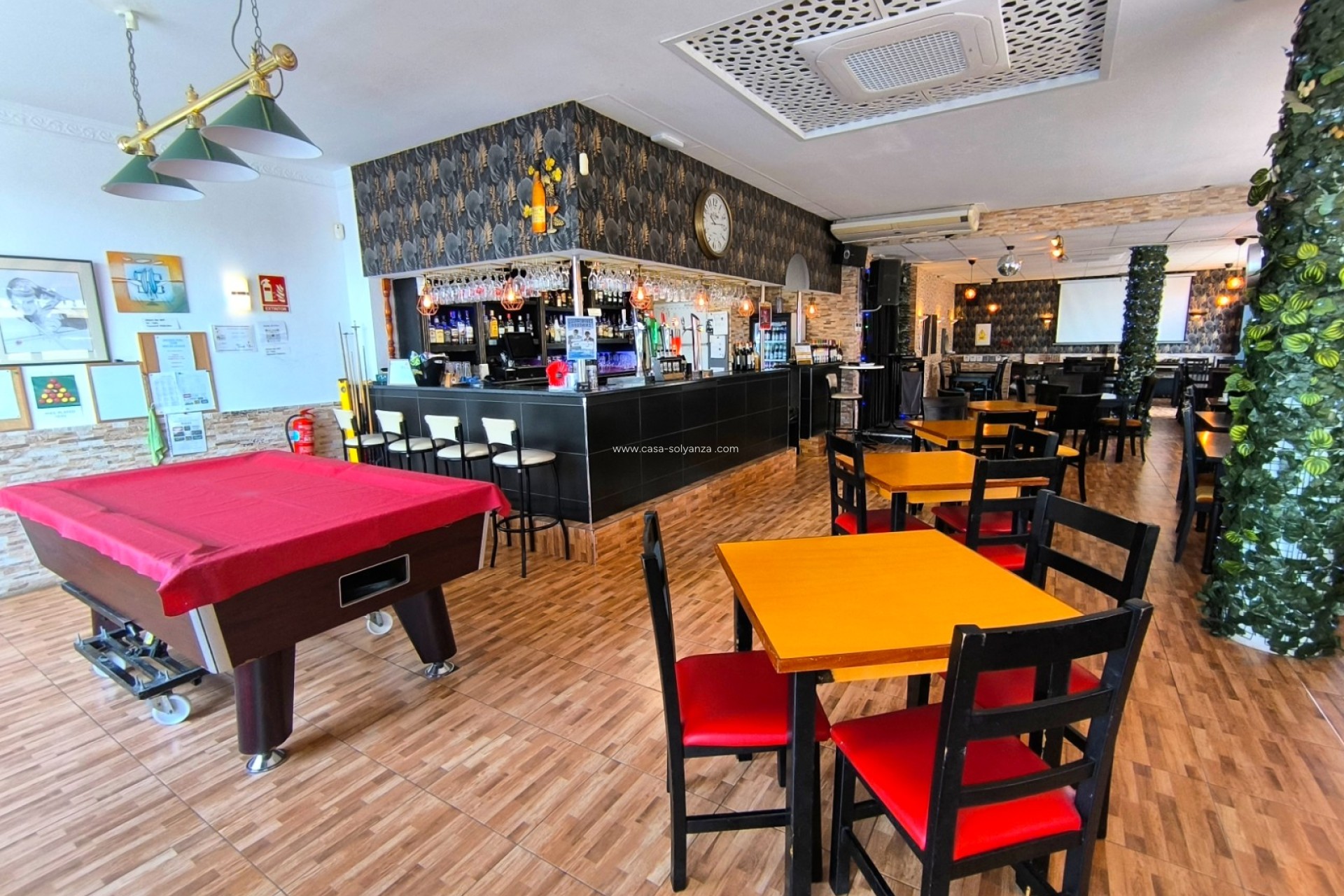 Revente - Commercial - Villamartin - Villamartín