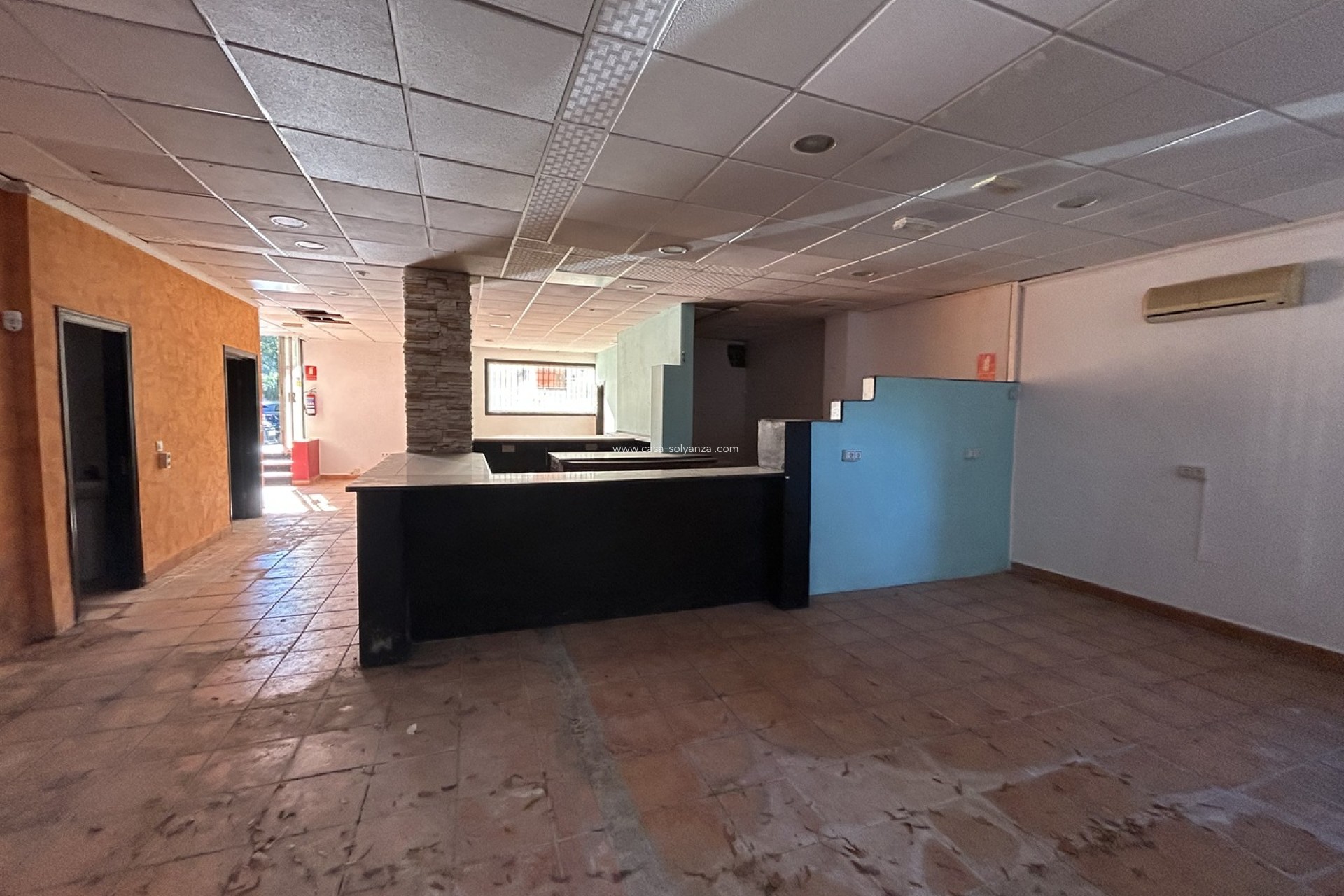 Revente - Commercial - Villamartin - Villamartín