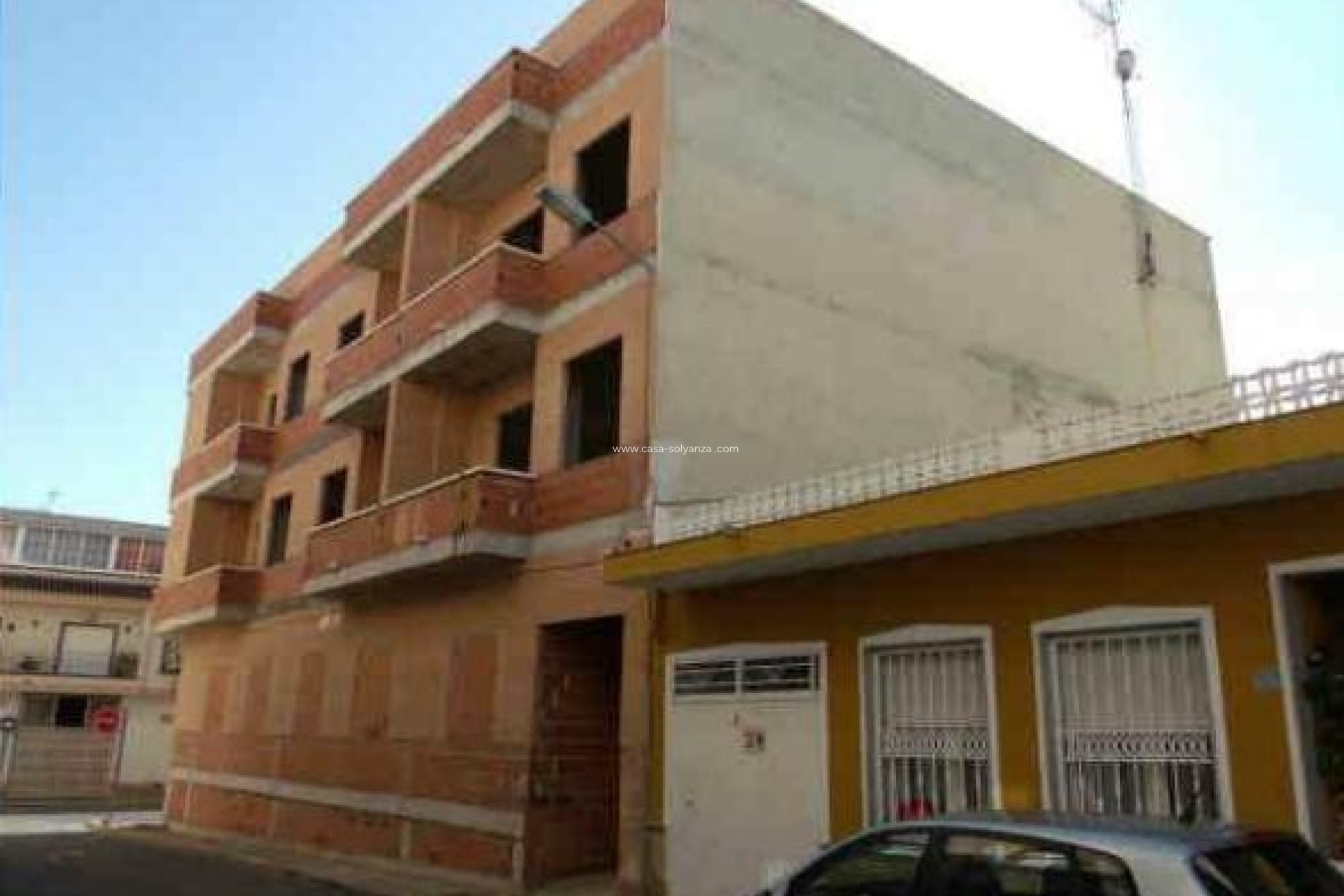 Revente - Edificio - Los Montesinos - CENTRO