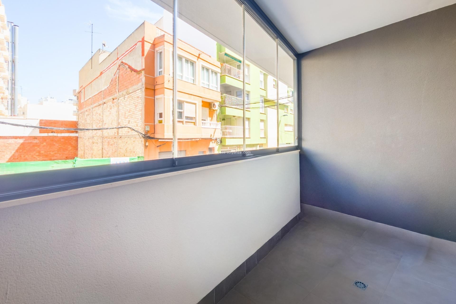 Revente - Flat - Torrevieja - Estacion de autobuses