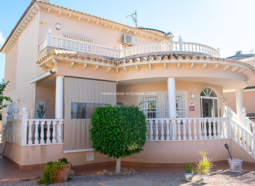 Revente - Independent villa - Orihuela Costa - La Zenia