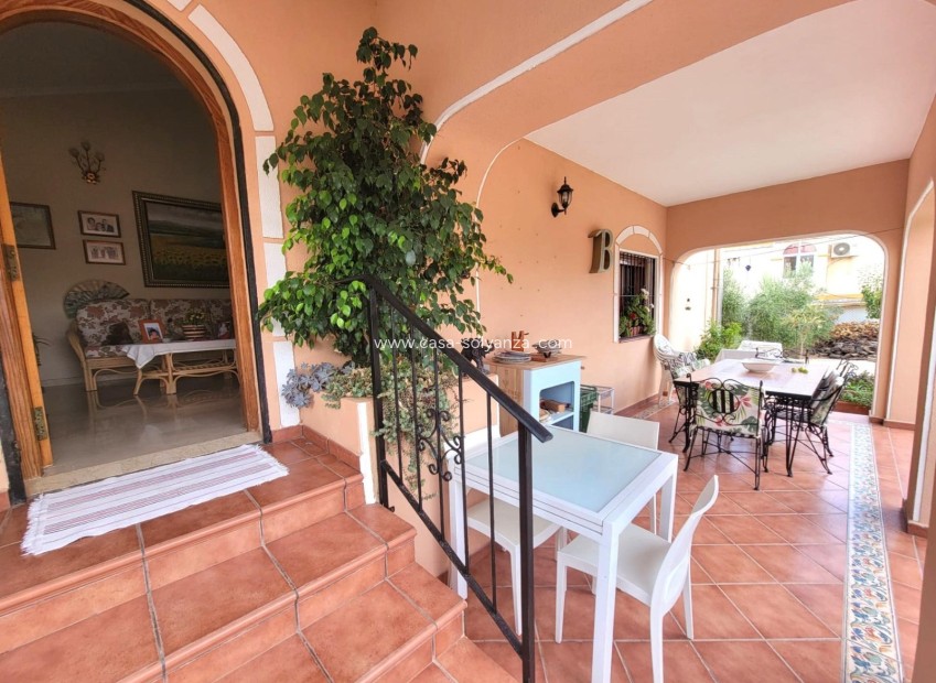 Revente - Independent villa - Torrevieja - Aguas nuevas