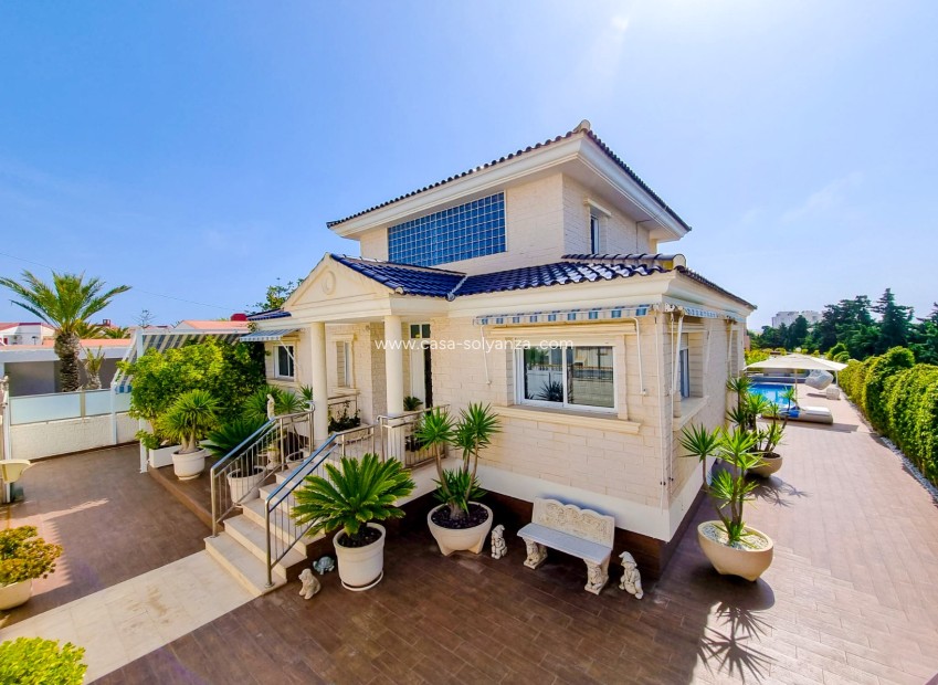 Revente - Independent villa - Torrevieja - La Mata