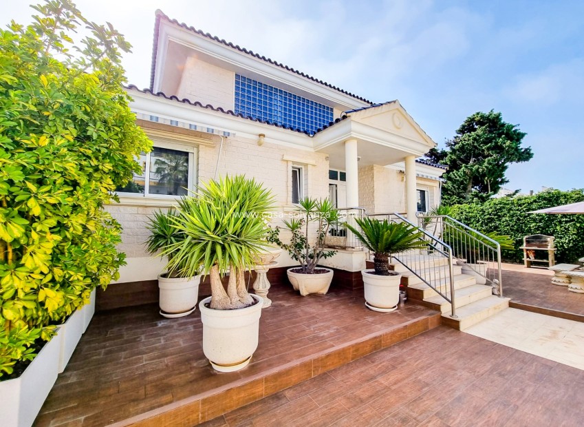 Revente - Independent villa - Torrevieja - La Mata